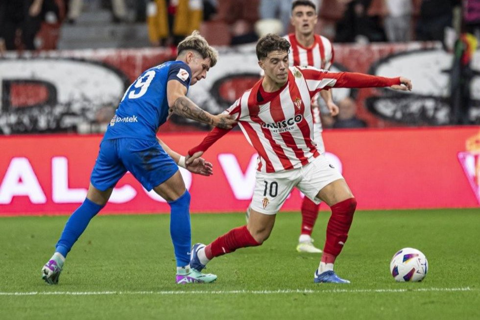 Nacho Méndez, durante un partido con el Sporting de Gijón.