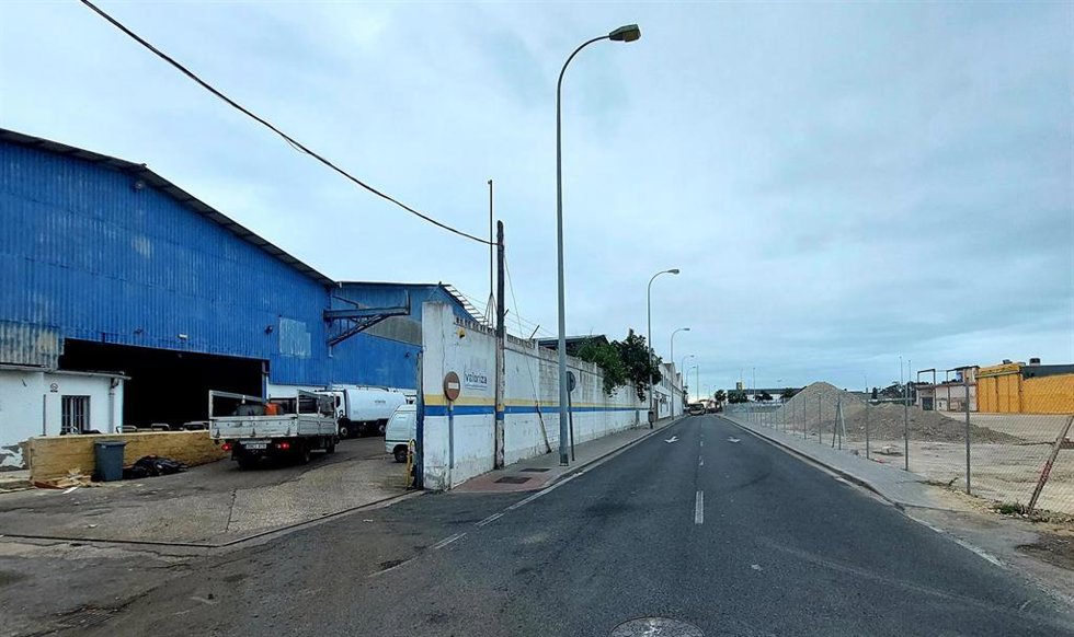 Naves que serán objeto de rehabilitación.