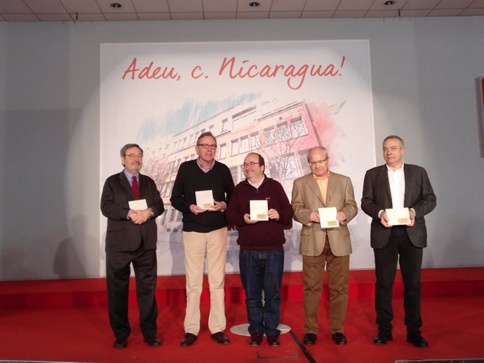 Archivo - Arxiu - Narcís Serra, Raimon Obiols, Miquel Iceta, José Montilla i Pere Navarro quan es van unir en tancar-se la histrica seu del PSC en carrer Nicaragua de Barcelona