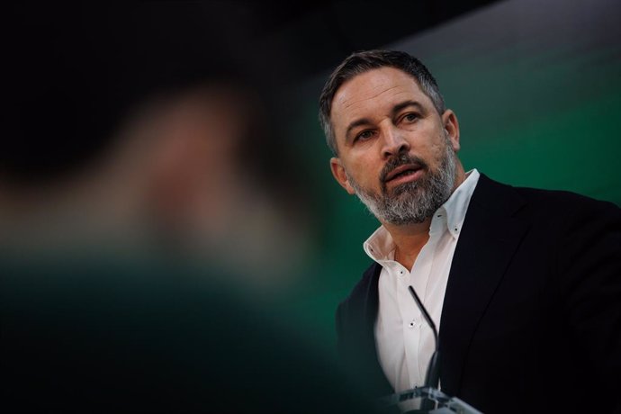 El líder de VOX, Santiago Abascal, durante una rueda de prensa tras la reunión del Comité de Acción Política de VOX, en la sede nacional del partido, a 6 de noviembre de 2023, en Madrid (España). Durante la comparecencia, Abascal, ha anunciado hoy que s