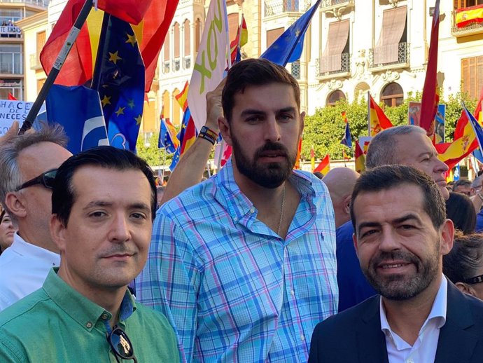 El presidente provincial de Vox y vicepresidente de la Región de Murcia, José Ángel Antelo, en la concentración convocada por el PP en la Plaza Belluga