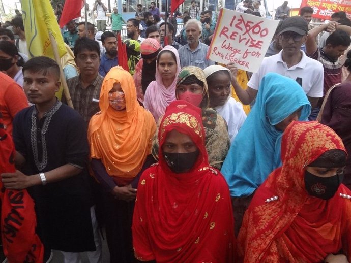 Manifestación de trabajadoras del sector textil en Bangladesh