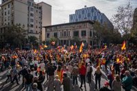 2.600 concentrados en Barcelona contra la amnistía ante la Delegación del Gobierno según la Urbana