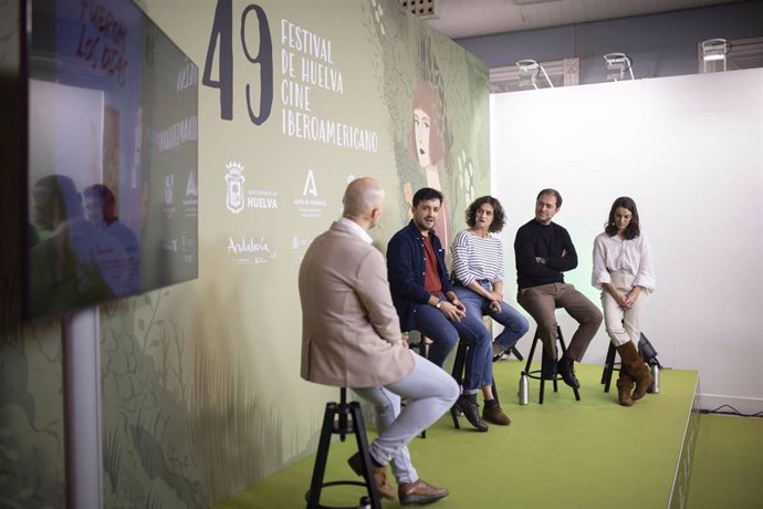 Adela Castaño, Gregor Acuña-Pohl y Silvia Acosta protagonizan el largometraje de ficción 'Fueron los días' (España, 2023), que ha sido presentado este domingo y que compite en la Sección Talento Andaluz del Festival de Cine Iberomaericano de Huelva.