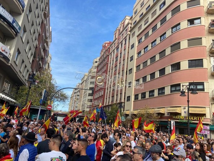 Protesta frente a la sede del PSPV en Valncia