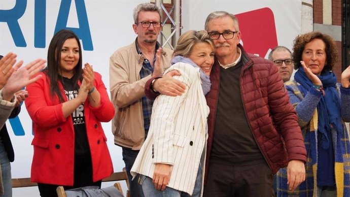 Yolanda Díaz junto a Aníbal Vázquez.