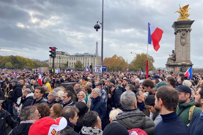 November 12, 2023, Paris, le-de-France, Frankreich: Marsch gegen Antisemitismus auf Aufruf der Prsidentin der Nationalversammlung, Yal Braun-Pivet, und des Prsidenten des Senats, Gérard Larcher, an dem sich zehntausende Menschen beteiligen. Paris, 12