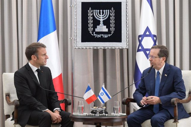 El presidente de Francia, Emmanuel Macron, y su homólogo israelí, Isaac Herzog