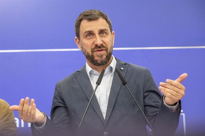 Archivo - Toni Comín pictured during a press conference regarding the evaluation of the sentence of the Court of the European Union on the lifting of the euro-parliamentary immunity of Catalan leader Puigdemont, Comín and Ponsatí
