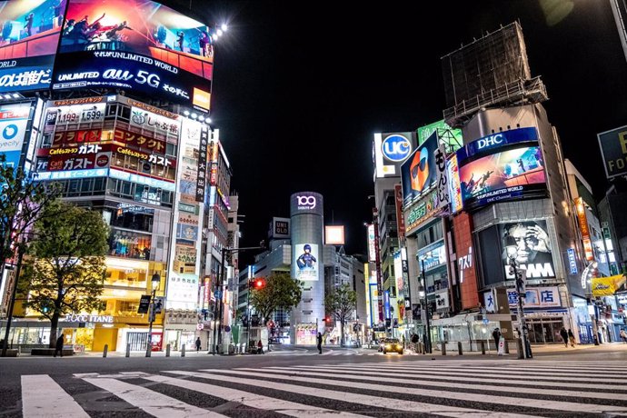 Archivo - Shinjuku, en el centro de Tokio