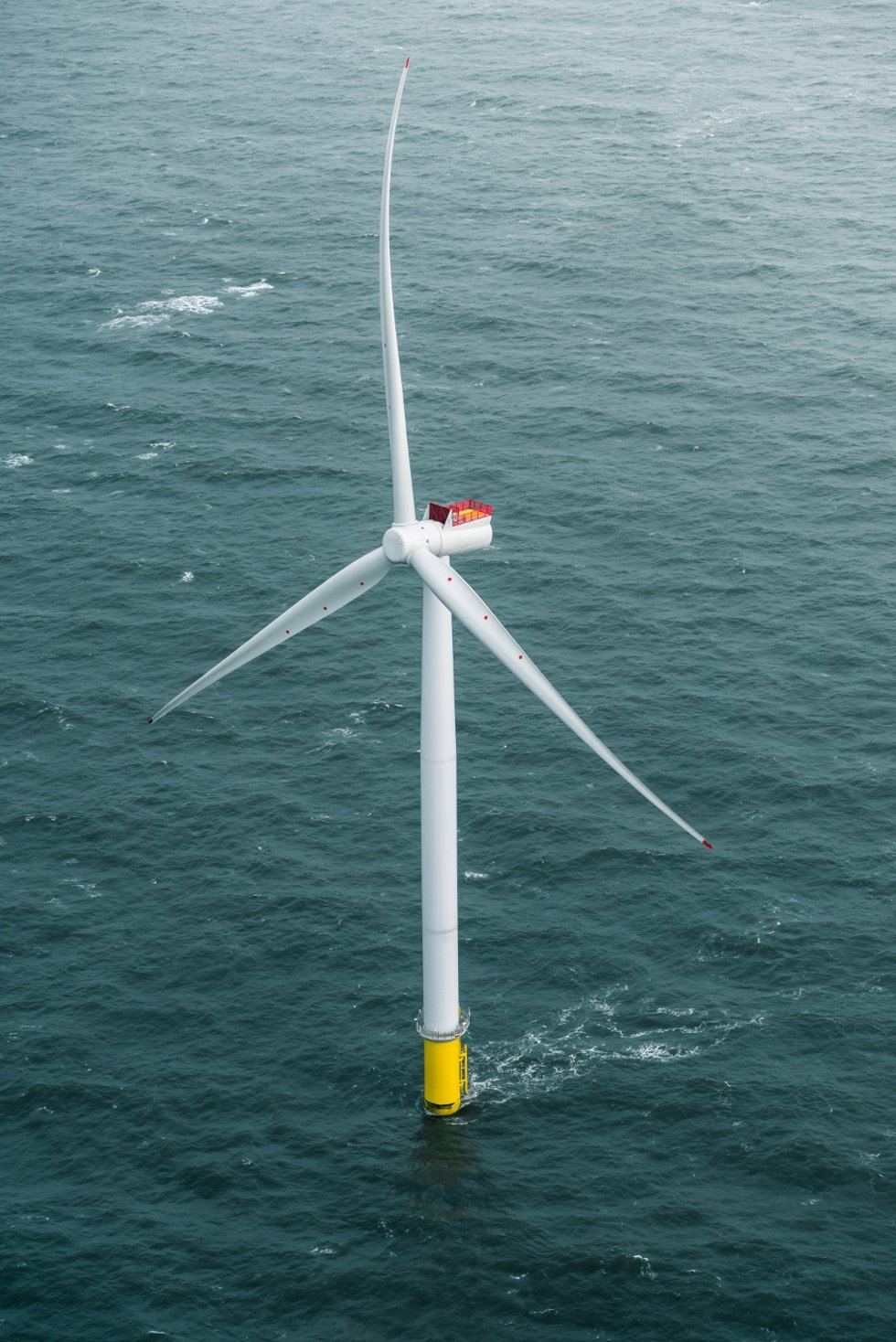 Archivo - Aerogenerador de Siemens Gamesa marino