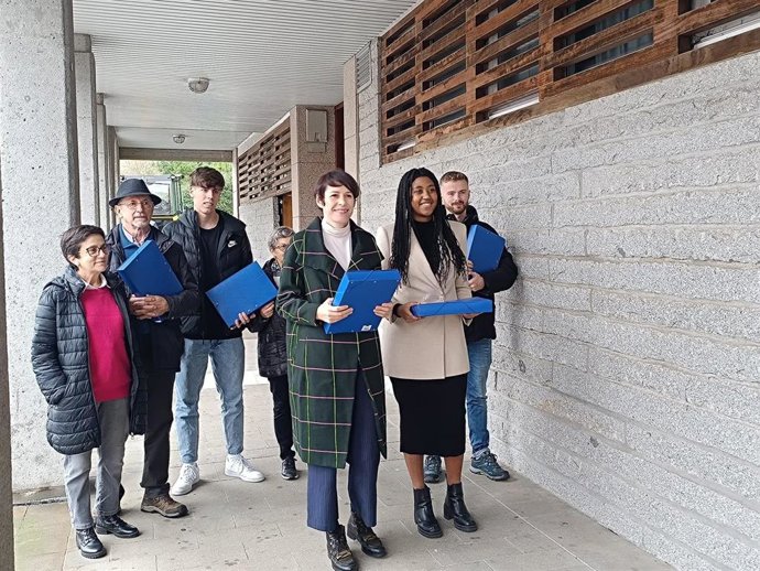 La portavoz nacional del BNG, Ana Pontón, llega a la sede del BNG con los avales para su candidatura