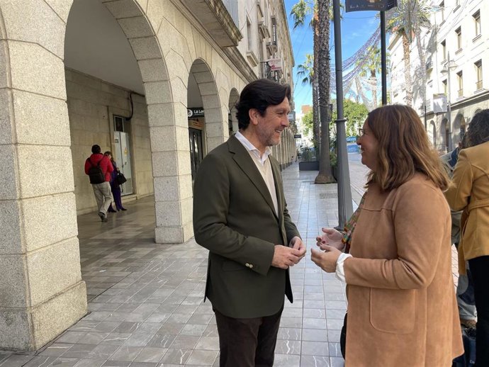 El parlamentario por el PSOE de Huelva y portavoz de la Ejecutiva Provincial, Enrique Gaviño, este lunes en rueda de prensa.