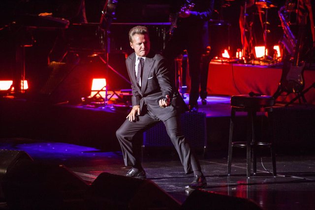 Archivo - Luis Miguel en un concierto en la VII edición de Starlite.