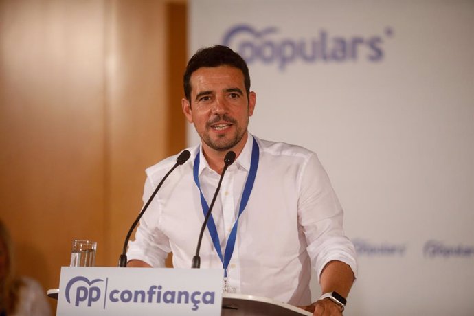 Archivo - El reelegit president provincial del PP a Barcelona, Manu Reyes