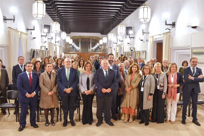 Presentación en el Parlamento andaluz del Plan Estratégico de Salud de la Infancia y la Adolescencia (Pesia) para el período 2023-2027.