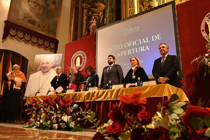 Imagen del acto de apertura del curso académico en la UCAM