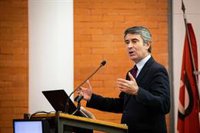 Uno de los candidatos a suceder a Costa aboga pactar con el PSD para evitar que la ultraderecha gobierne