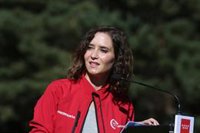 Ayuso defiende que al colectivo LGTBI no se le quita "un solo derecho" con la modificación de leyes regionales