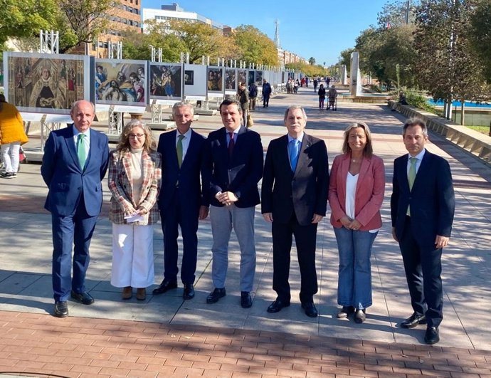 Inauguración de la exposición itinerante 'El Prado en las calles', que acoge el Vial Norte de Córdoba hasta el día 10 de diciembre.