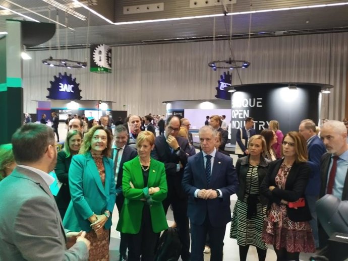 El Lehendakari, Iñigo Urkullu, junto a la consejera Arantxa Tapia en la sesión inaugural de la Semana Europea del Basque Open Industry en el BEC