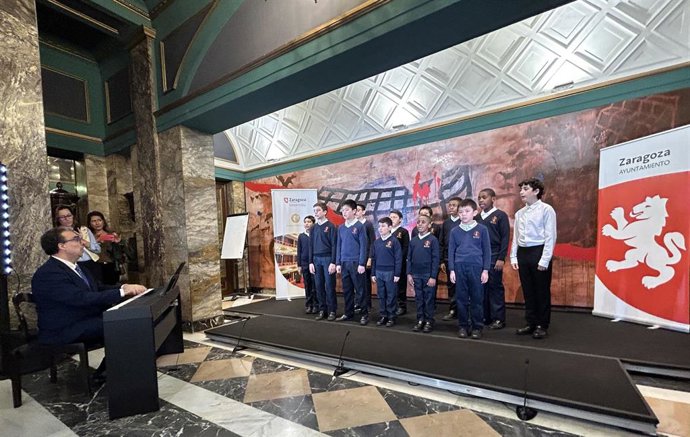 Los Infanticos han actuado en la presentación de la obra