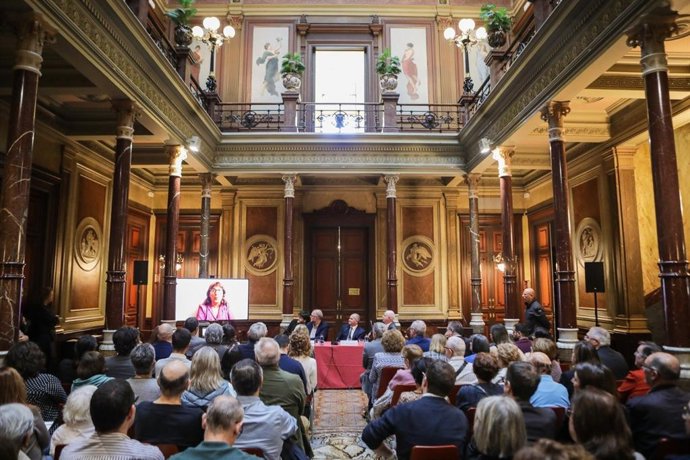 Acto de entrega del Premio Icab a la Trayectoria en el Periodismo del Sector Legal al periodista Jesús G. Albalat.