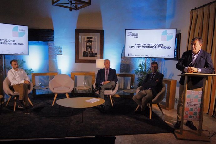 El conselleiro de Cultura, Educación, FP e Universidades, Román Rodríguez, en la inauguración de la séptima edición del Foro Territorios Patrimonio