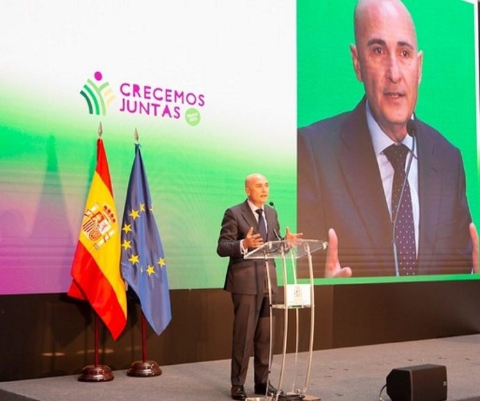 El director de AgroBank, Jaime Campos, durante su intervención.