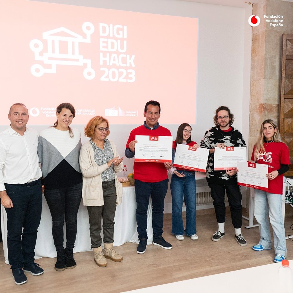 Integrantes del proyecto '3DUCANDO', trabajo ganador en el Hackathon 'Girls in Steam: Teaching for inclusion' una iniciativa para contribuir a que aumente la vocación STEM en las niñas.