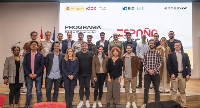 Foto de familia al arranque del programa 'España-Latam Scale-Up' este lunes 13 de noviembre