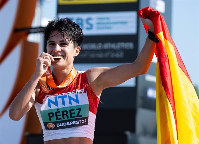 Archivo - María Pérez tras ganar el oro en los 35 kms marcha de los Mundiales de Budapest