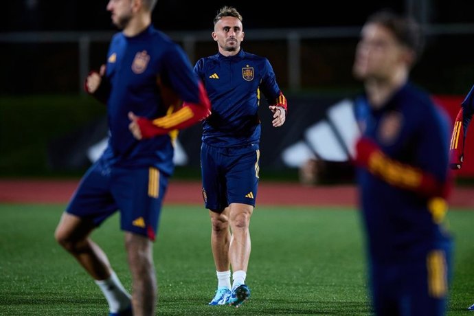 Aleix García durante el entrenamiento de la selección en la Ciudad del Fútbol de Las Rozas