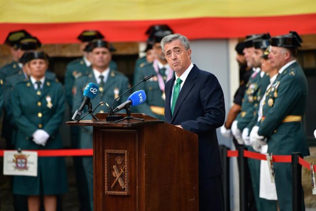 Archivo - El director general de la Guardia Civil, Leonardo Marcos, preside los actos de celebración de la Patrona de la Guardia Civil, en la sede de la Comandancia de la Guardia Civil de Ceuta, a 11 de octubre de 2023, en Ceuta (España). 