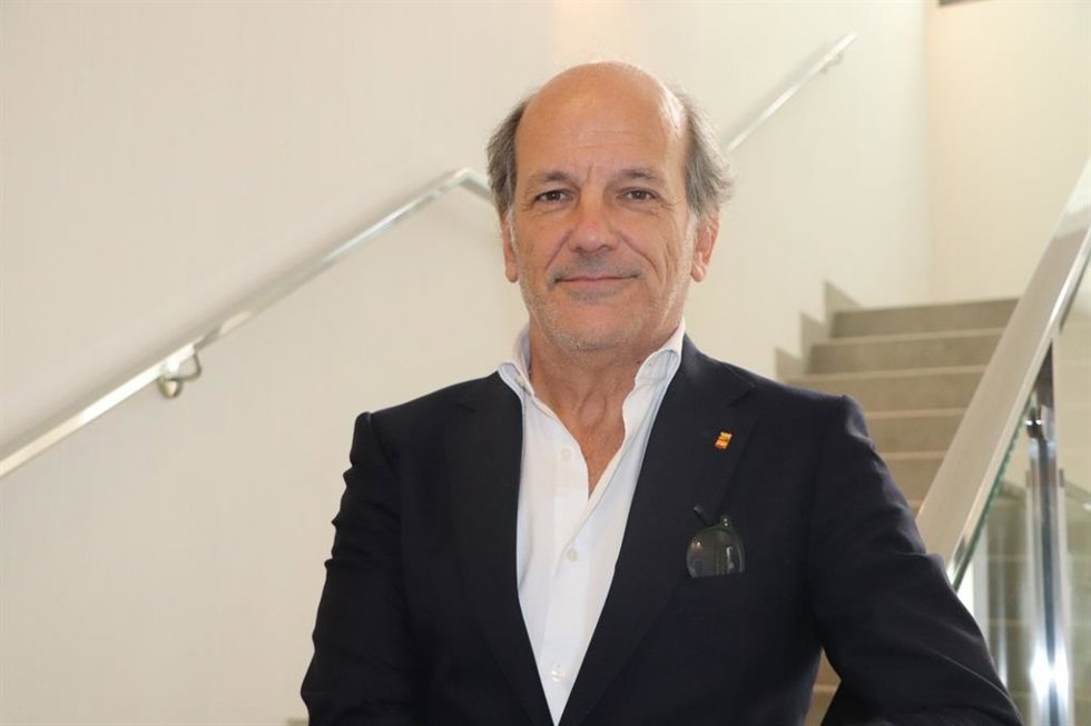 El director de Marketing, Recursos Humanos y Sostenibilidad del Comité Olímpico Español (COE), Manuel Parga, tras su ponencia en las jornadas 'Comunicar la Sostenibilidad' en la Universidad CEU Cardenal Herrera en Elche (Alicante).