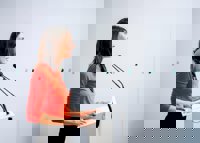 Maestre acusa a Almeida de haberse convertido en "el alcalde de los ultras"