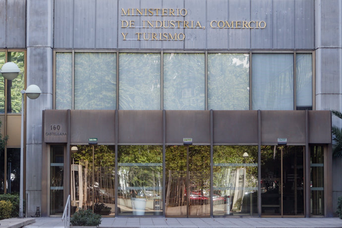 Archivo - Fachada de la sede del Ministerio
