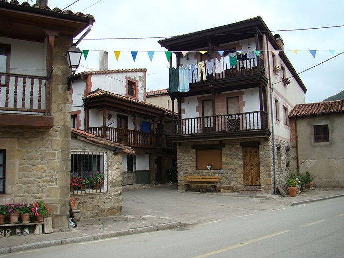 Archivo - Pueblo de Cosío, en Rionansa