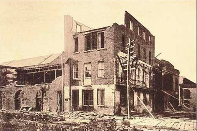 En 1886, un devastador terremoto de magnitud 6,7-7,3 sacudió Charleston, Carolina del Sur.