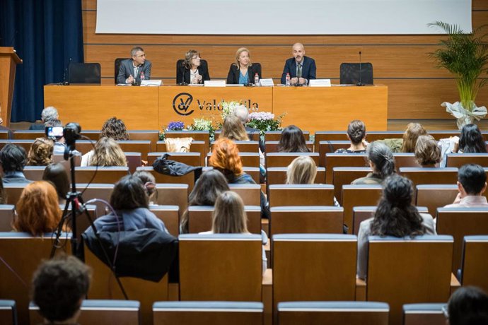 El consejero de Educación, Sergio Silva, en la inauguración de la XIV jornadas sobre la atención a trastornos alimentarios, organizadas por ADANER Cantabria.