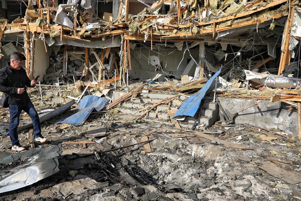 Edificios destruidos por ataques rusos en Odesa, Ucrania