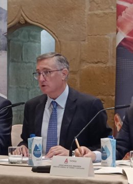 El consejero de Medio Ambiente y Turismo del Gobierno de Aragón, Manuel Blasco.