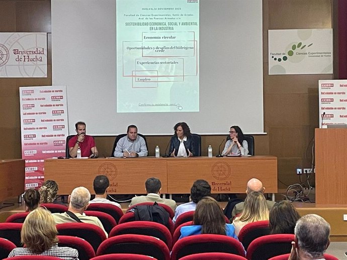 Inauguración de la jornada 'Sostenibilidad Económica, Social y Ambiental en la Industria' .