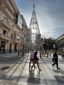 Árbol de Navidad en la ciudad de Alicante.