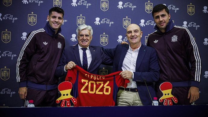 La firma de moda gallega 'elPulpo' vestirá a la selección española y "compartirá" sus sueños hasta el Mundial de fútbol de 2026.