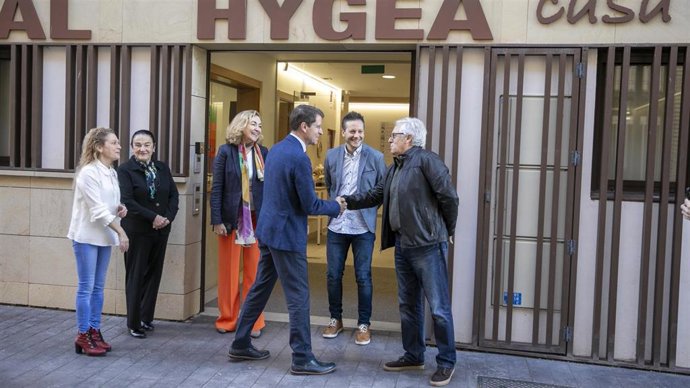 El presidente del Gobierno, Gonzalo Capellán, visita La Casa Hogar 'Hygea'
