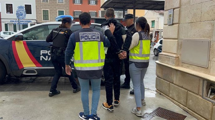 Detenido delincuente reincidente en maó