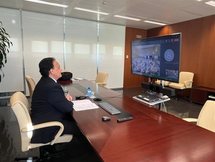 El consejero de Universidad, Investigación e Innovación, José Carlos Gómez Villamandos, ha intervenido en la clausura de las jornadas 'La logística: vector de desarrollo de la base logística y tecnológica. Ejército de Tierra celebradas en Málaga.