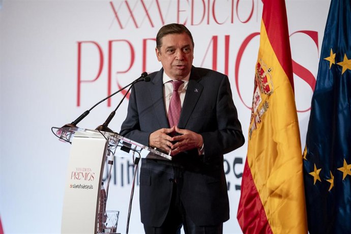 Archivo - El ministro de Agricultura, Pesca y Alimentación en funciones, Luis Planas,  