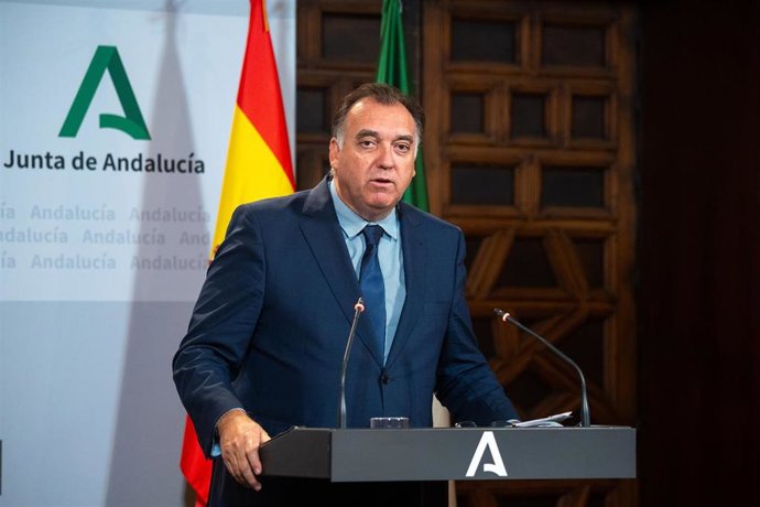 El consejero de Turismo, Cultura y Deporte Arturo Bernal Bergua  comparece en rueda de prensa posterior al Consejo de Gobierno. A 14 de noviembre de 2023, en Sevilla (Andalucía, España). Como cada martes, el Consejo de Gobierno de la Junta de Andalucía 
